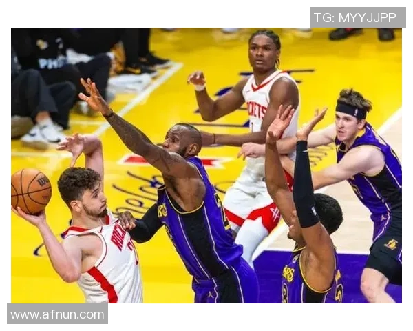 热火与湖人第六场激战回顾CCTV全程直播精彩瞬间解析 热火与湖人第六场激战回顾CCTV全程直播精彩瞬间解析