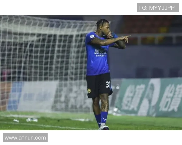 克鲁塞罗与桑托斯激战八月十六日足球盛宴引发球迷热情期待