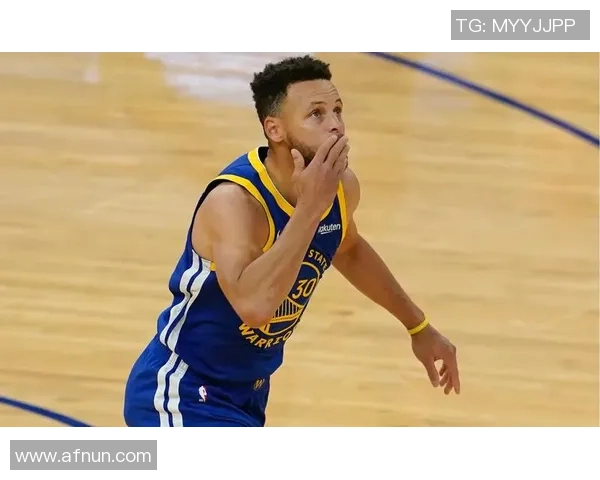 勇士与灰熊第六场精彩回顾库里表现震撼全场集锦解析 勇士与灰熊第六场精彩回顾库里表现震撼全场集锦解析